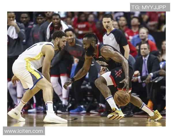 黄蜂与开拓者激战正酣球迷期待精彩对决与精彩表现